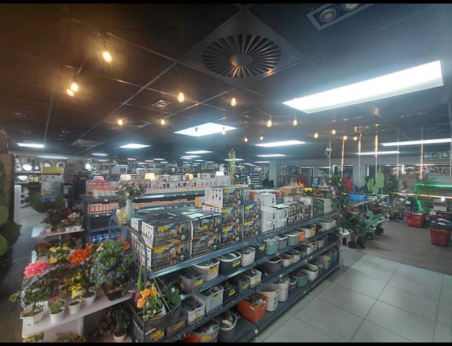 2,194M² RETAIL TO LET IN LONEHILL